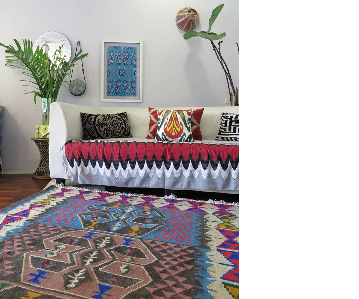 Franki works with traditional weavers from places near and far, including Indonesia, Uzbekistan and Africa for her collection of homeware and fashion accessories.
