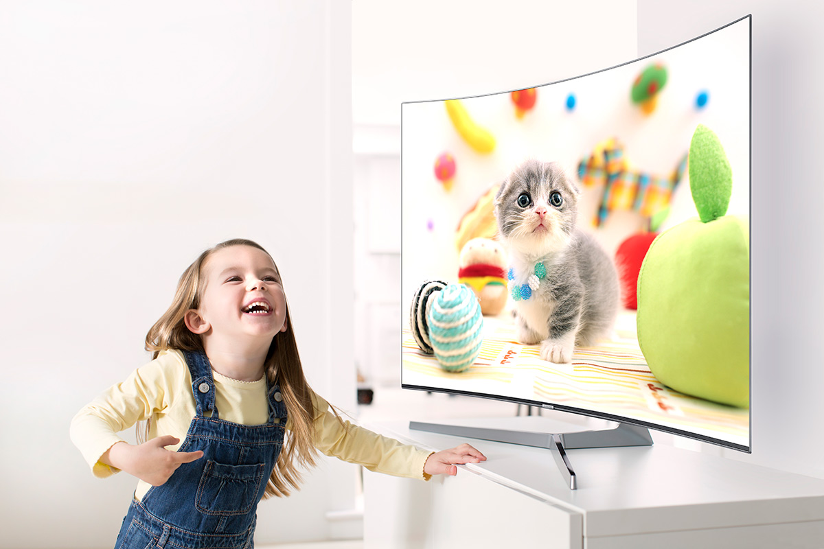 Samsung TV family entertainment