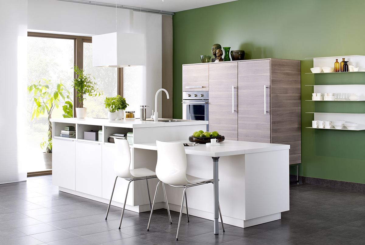 squarerooms-smallkitchen-IkeaMetod-island