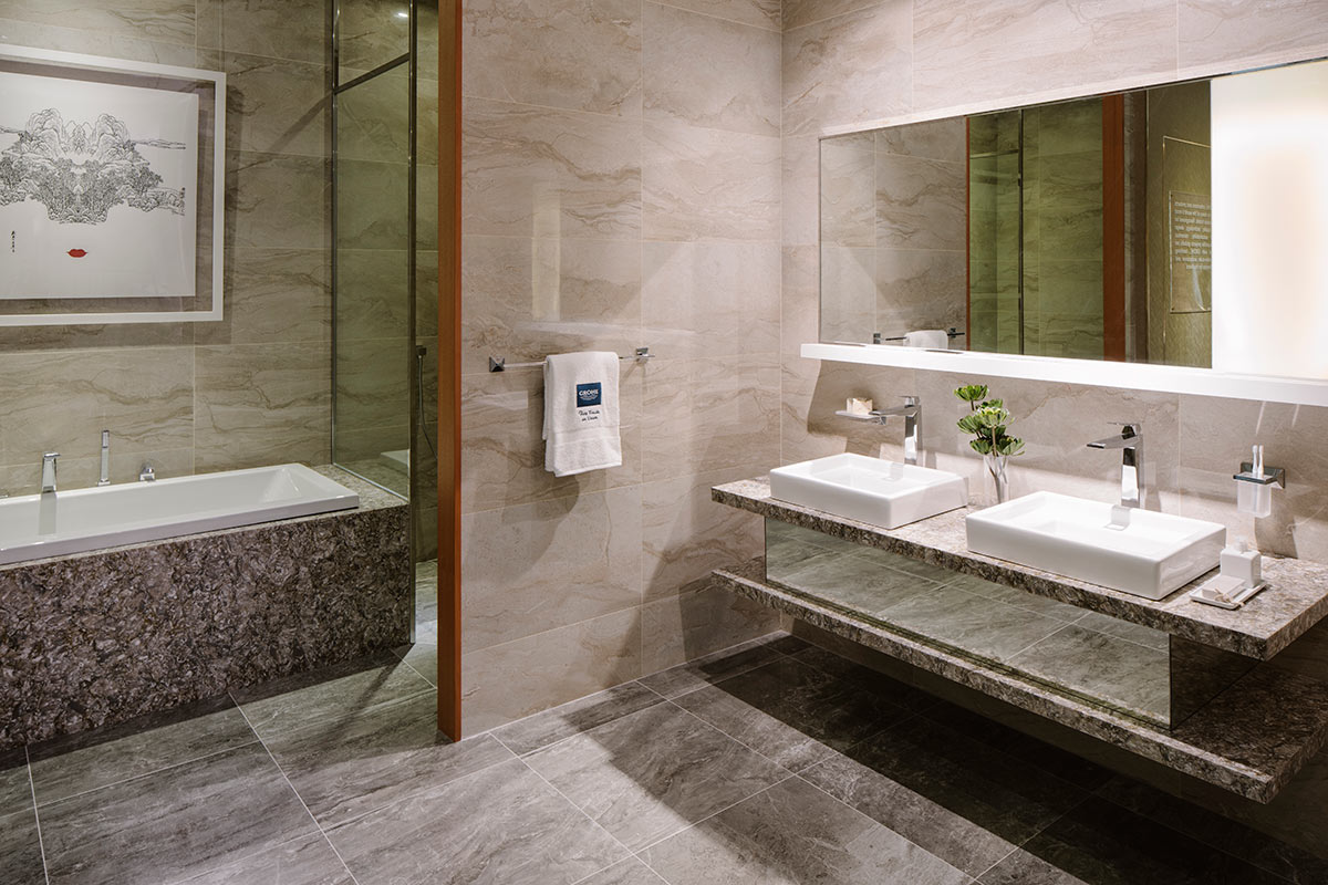 SquareRooms-GROHE-SWISSOTEL-bathroom