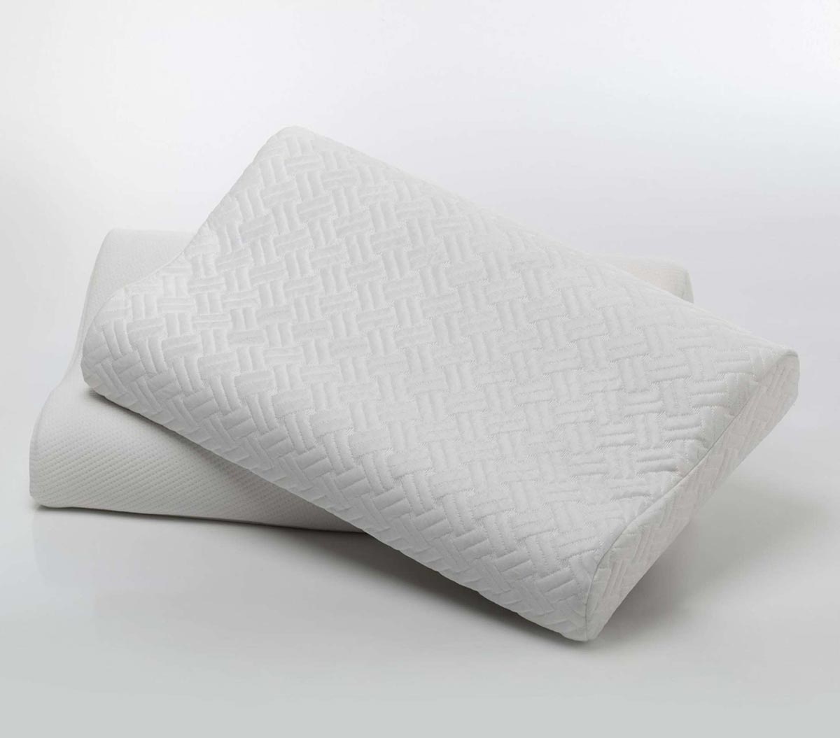 SquareRooms-Awards-Hennsley-Pillow