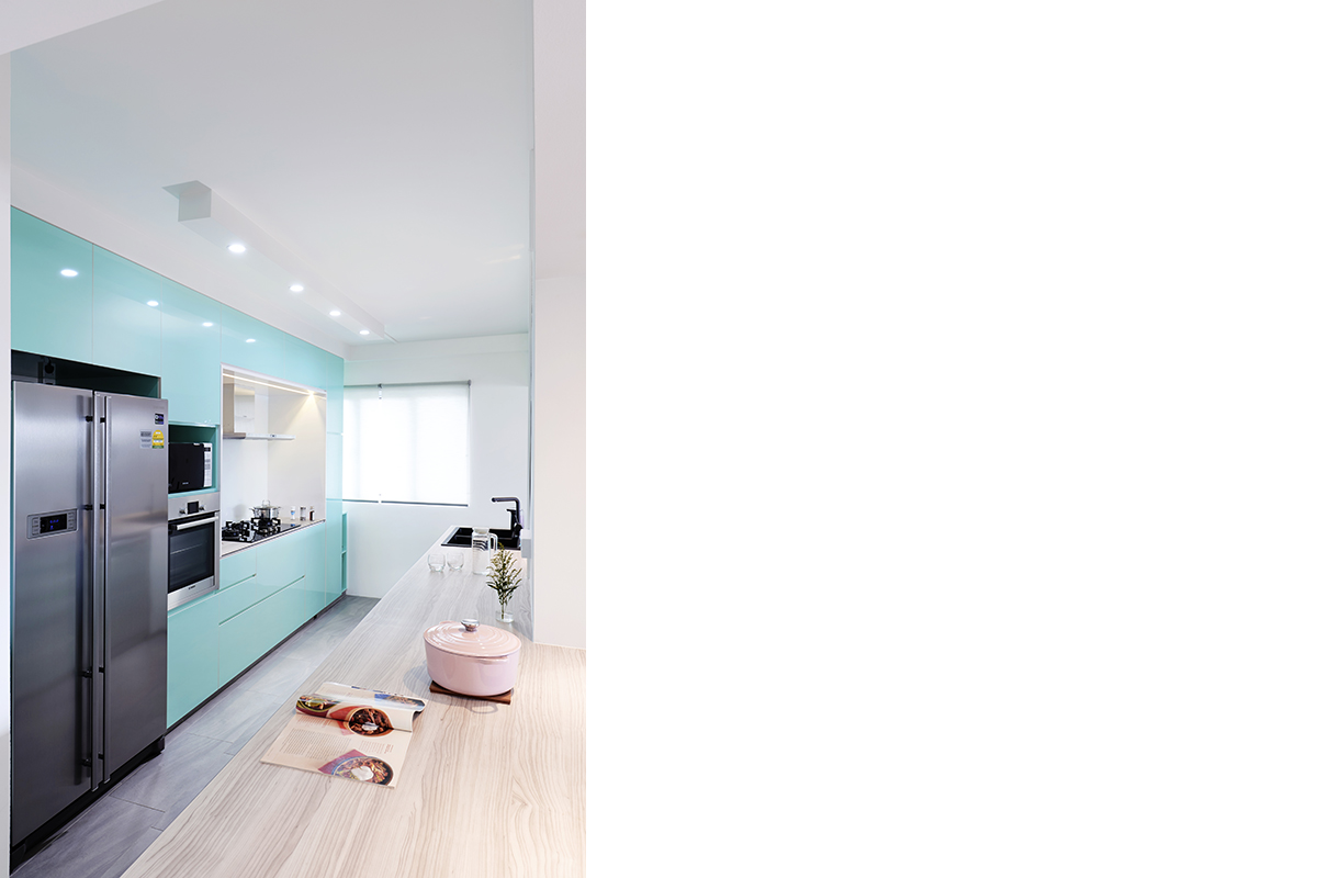 squarerooms-studio-fortyfour-kitchen-bright-neon-blue