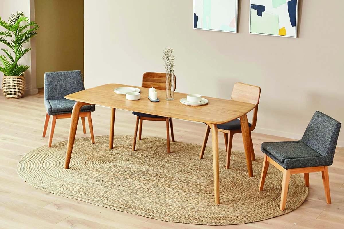 squarerooms-castlery-dining-room-table-chairs-cosy-wooden-home