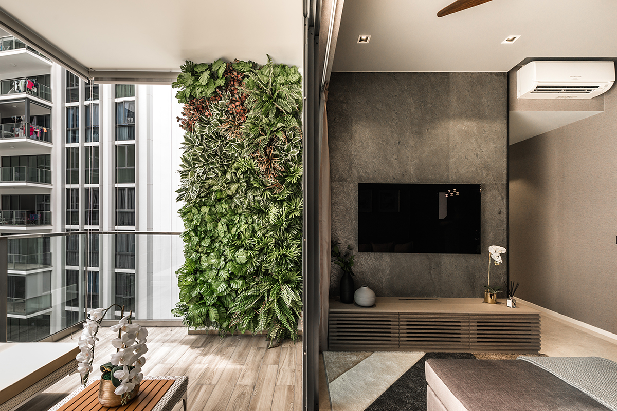 squarerooms-19-eighty-three-living-room-grey-sleek-elegant-monochromatic-plant-wall-green-balcony