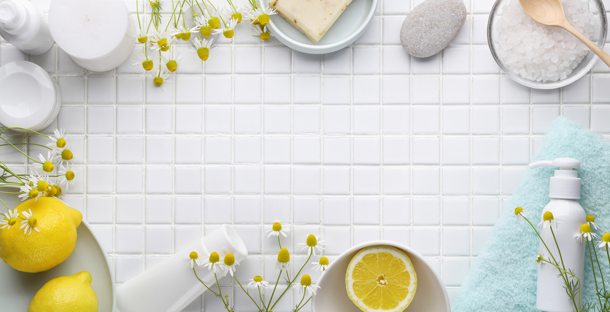 squarerooms-lemon-bathroom-clean-tiles-white-sparkling-shiny-flowers