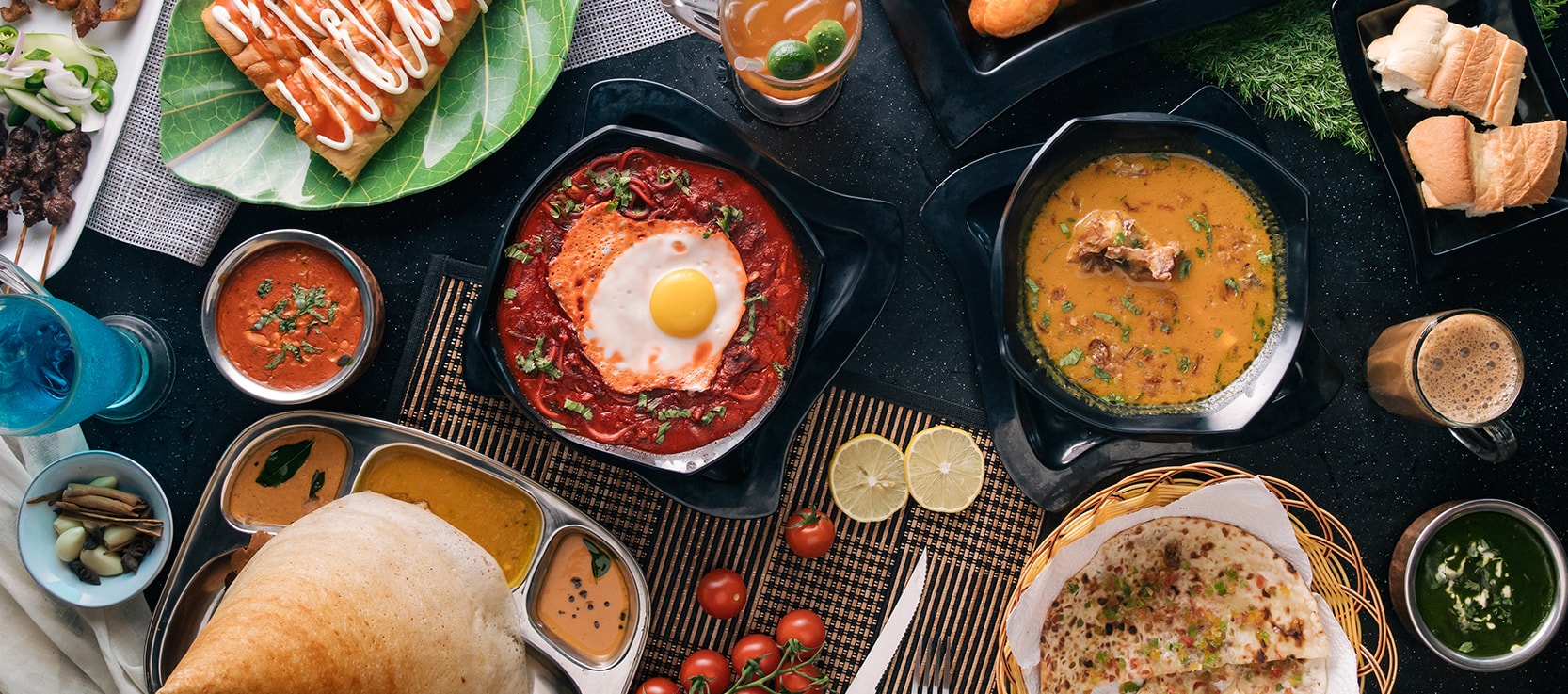 squarerooms-srisun-express-indian-food-flatlay-prata-egg-curry