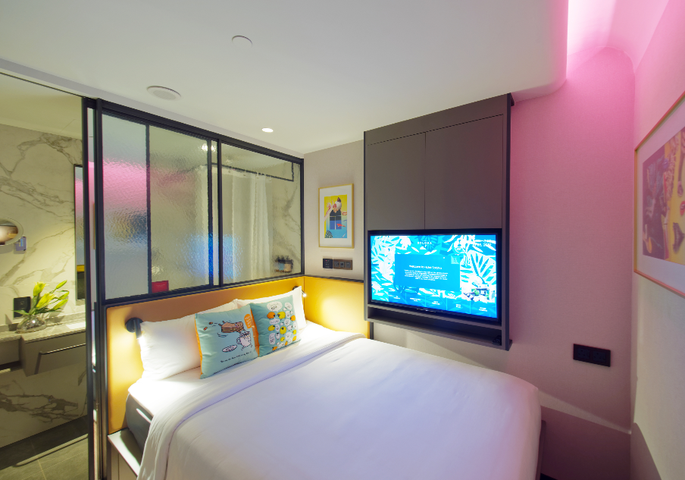 squarerooms-hotel-singapore-style-soloha-urban-neon-suite