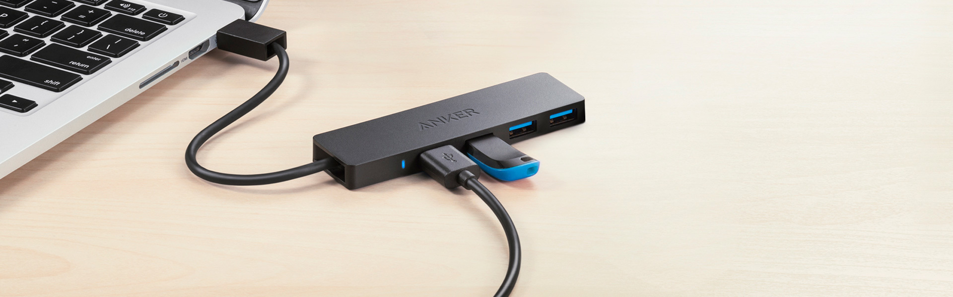 squarerooms-anker-usb-hub-desk-work-from-home