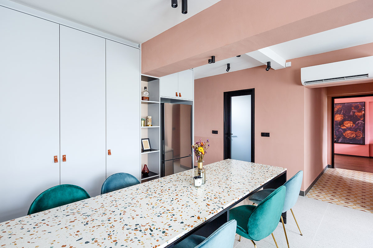 squarerooms-the-scientist-pastel-dining-room-pink-blue-terrazzo-table