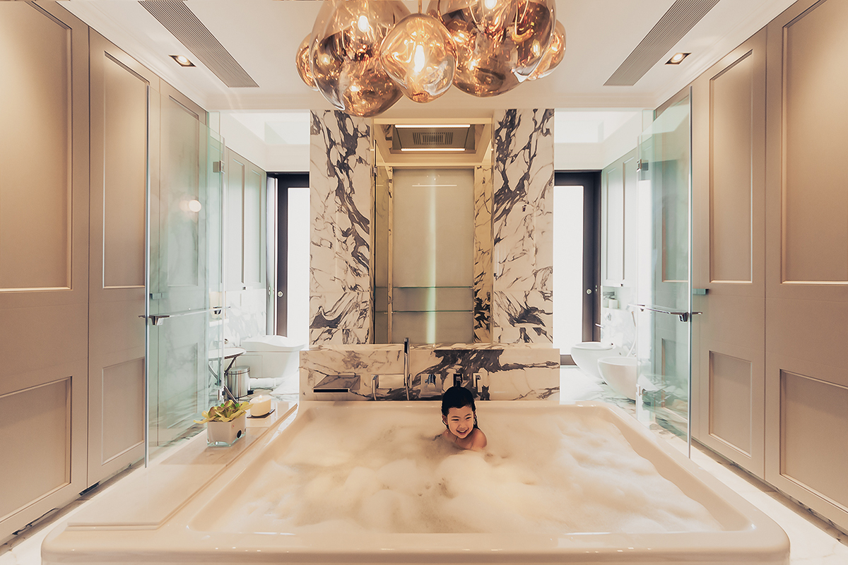 squarerooms ohmyhome home renovation bathroom opulent luxury gold silver marble bathtub baby bubble bath