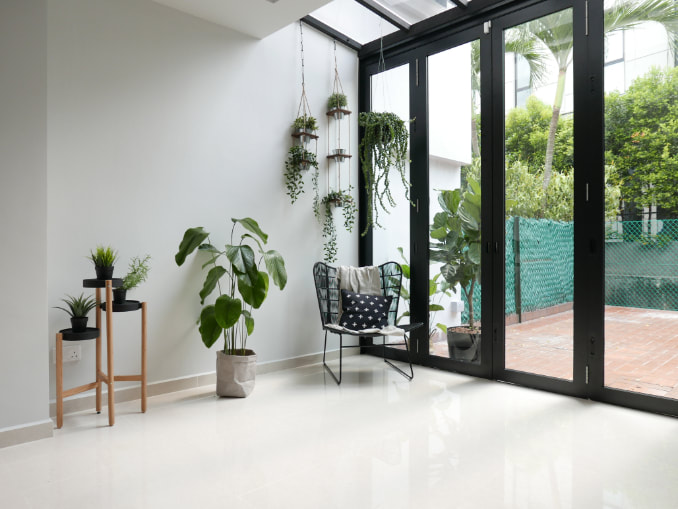 squarerooms d'marvel scale cosy minimalist corner plants garden green window