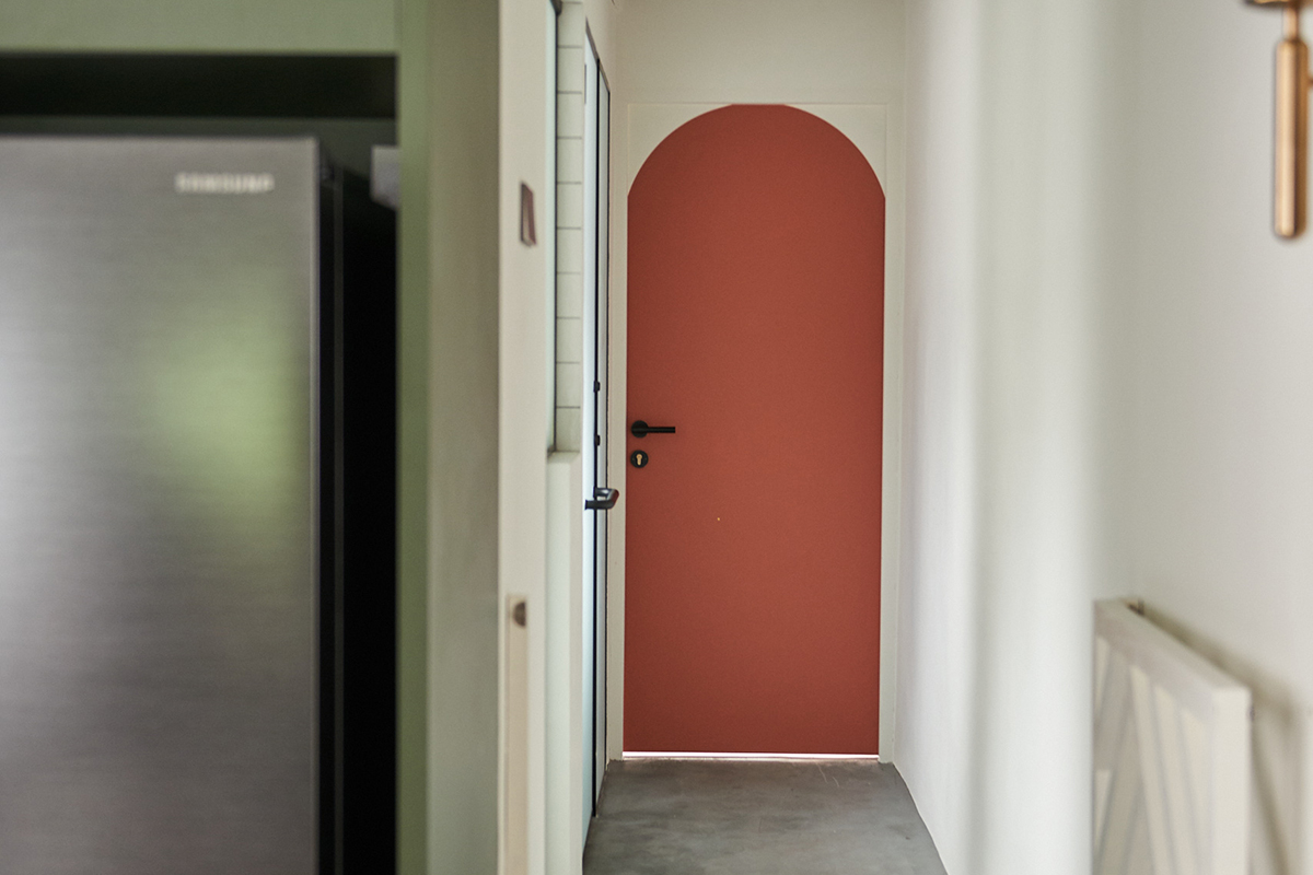 squarerooms eightytwo interior design home renovation apartment makeover singapore contemporary style look moh guan red pink door arched rounded curved hallway