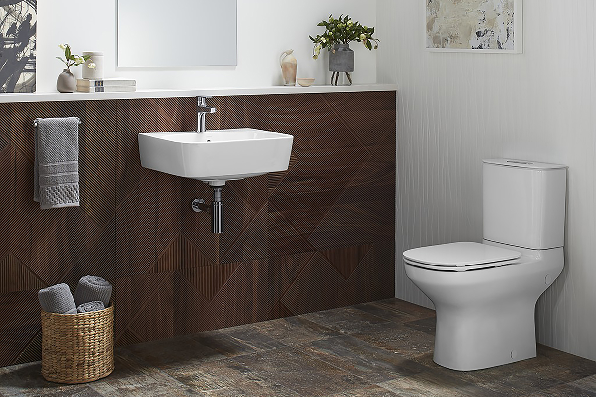 squarerooms kohler bathroom touchless modernlife wc toilet rustic wood