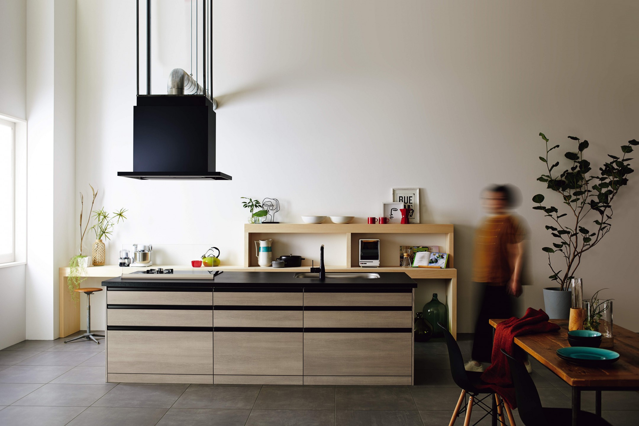 squarerooms song-cho kitchen stainless steel fittings wood look panels woman neutral pared down minimalist japanese
