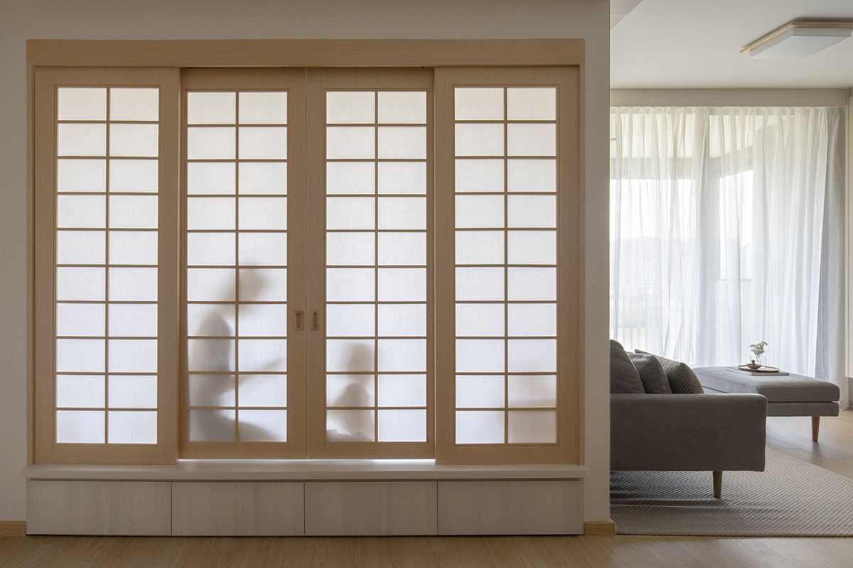 squarerooms sync interior japandi japanese home design shoji paper wood doors sliding living room silhouette shadow