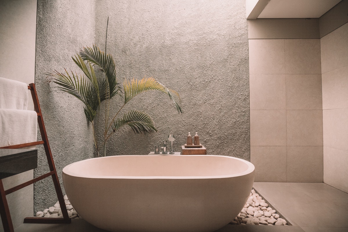 squarerooms find design fair asia bathroom luxury bathtub cream warm welcoming inviting look interiors plant desert dreams style