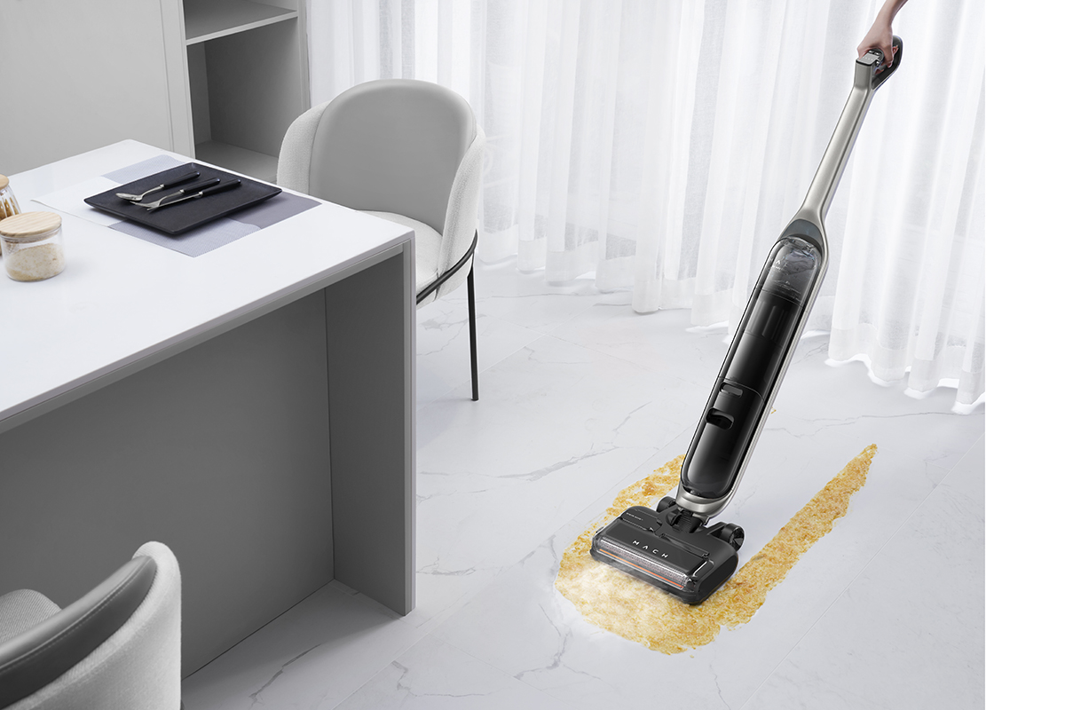 squarerooms eufy MACH V1 Ultra by anker vacuum cleaner steam mop cleaning spill on floor