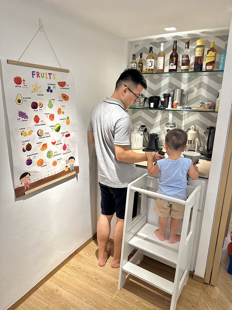 theeagertraveller singapore home learning tower father and child