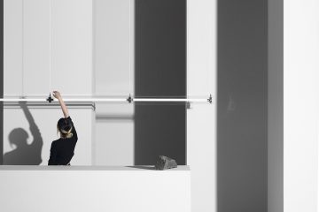 sol luminaire Mario Tsai Studio light woman shadow