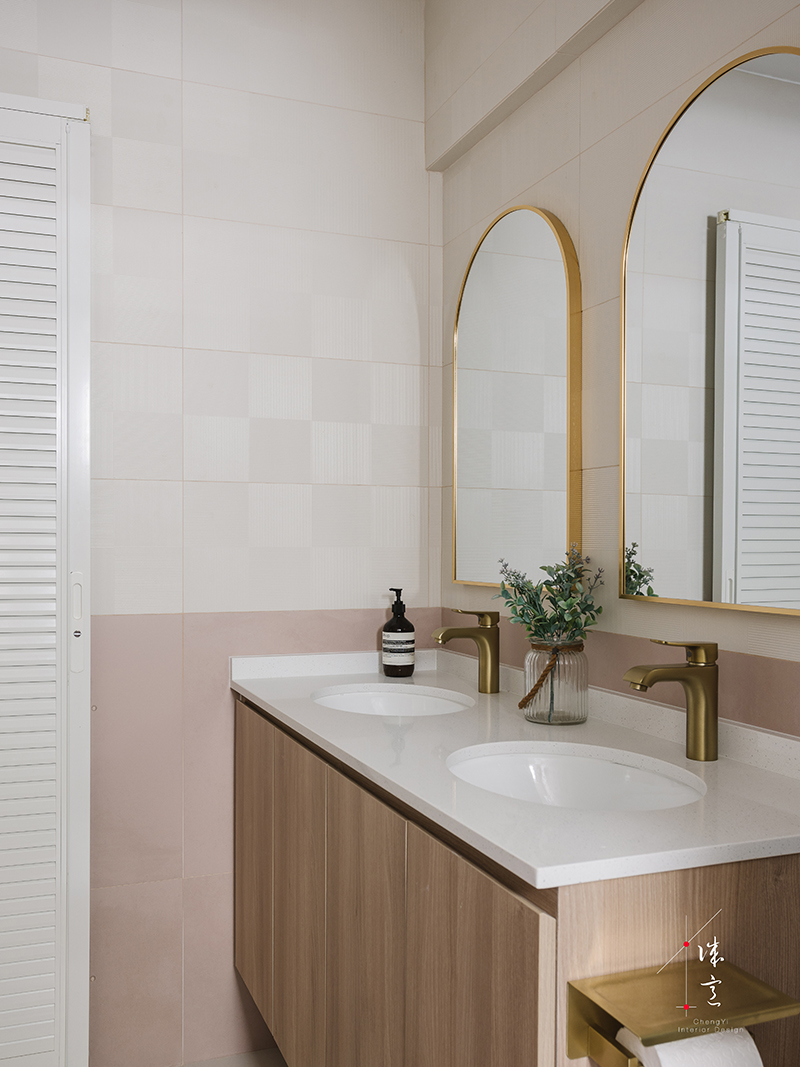 maisonette atlas family home executive hdb bathroom pink and white